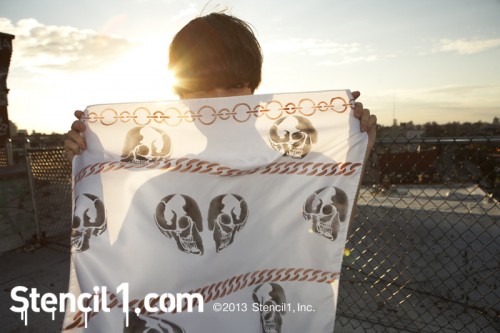 Skulls_chains_silkscarf_Stencil1